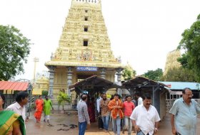 Srinivasa-Kalyanam-Movie-Team-At-Dwaraka-Tirumala-03