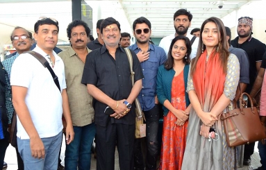 Srinivasa-Kalyanam-Movie-Team-At-Dwaraka-Tirumala-10