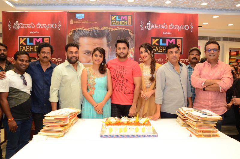 Srinivasa-Kalyanam-Team-at-KLM-Fashion-Mall-07