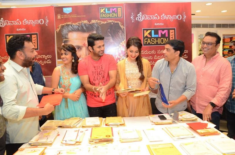 Srinivasa-Kalyanam-Team-at-KLM-Fashion-Mall-03