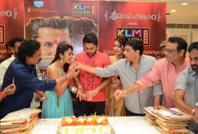 Srinivasa-Kalyanam-Team-at-KLM-Fashion-Mall-06