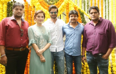 Sudheer-Babu-and-Mehreen-Movie-Launch-10