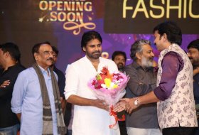 Sye-Raa-Narasimha-Reddy-Movie-Pre-Release-Event-Photos-17