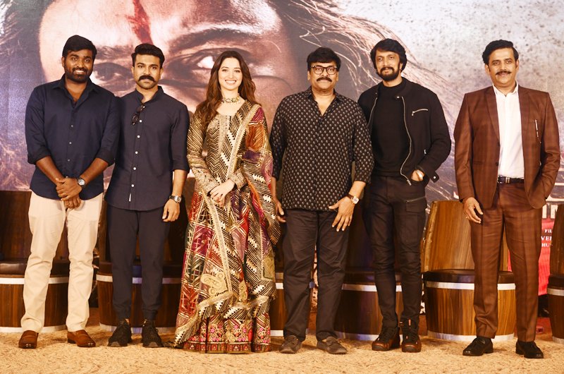 Sye-Raa-Narasimha-Reddy-Teaser-Launch-13