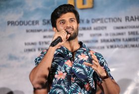Taxiwala-Movie-Teaser-Launch-07