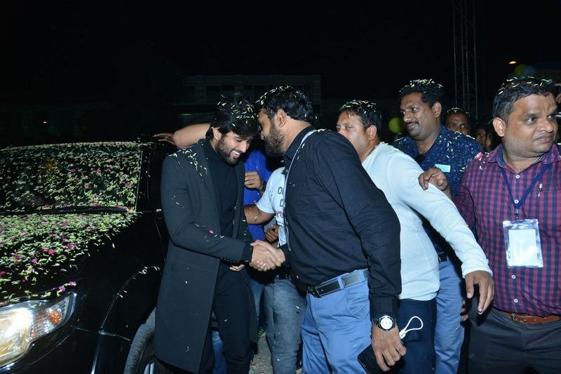 Taxiwala-Success-Celebrations-03