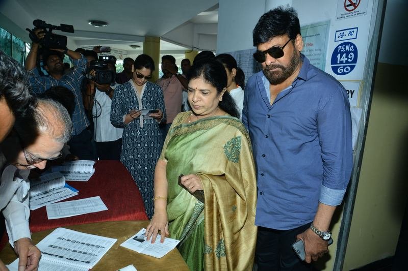 Tollywood-Celebs-Cast-Their-Vote-03