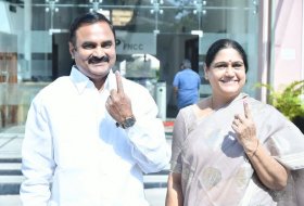 Tollywood-Celebs-Cast-Their-Vote-13