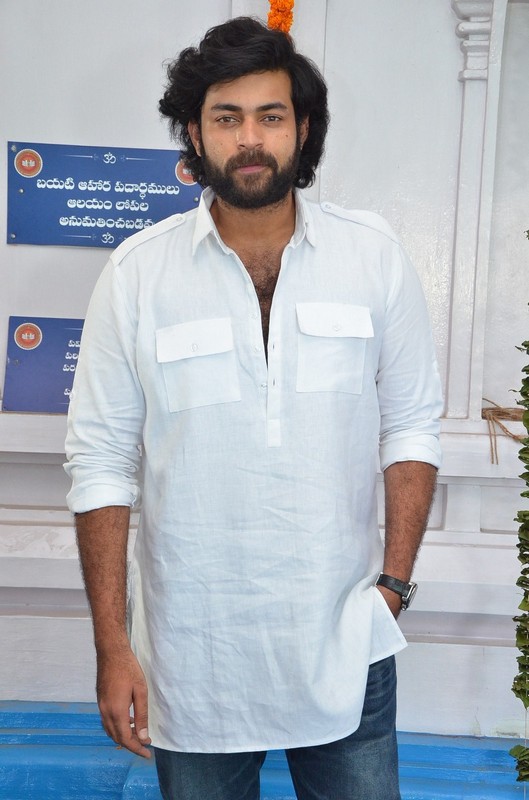 Varun-Tej-New-Movie-Launch-10