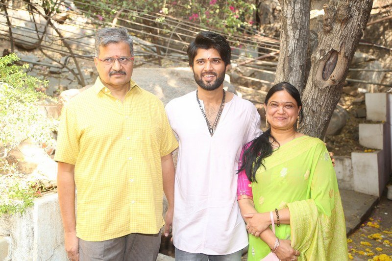 Vijay-Devarakonda-New-Movie-Launch-Photos-06