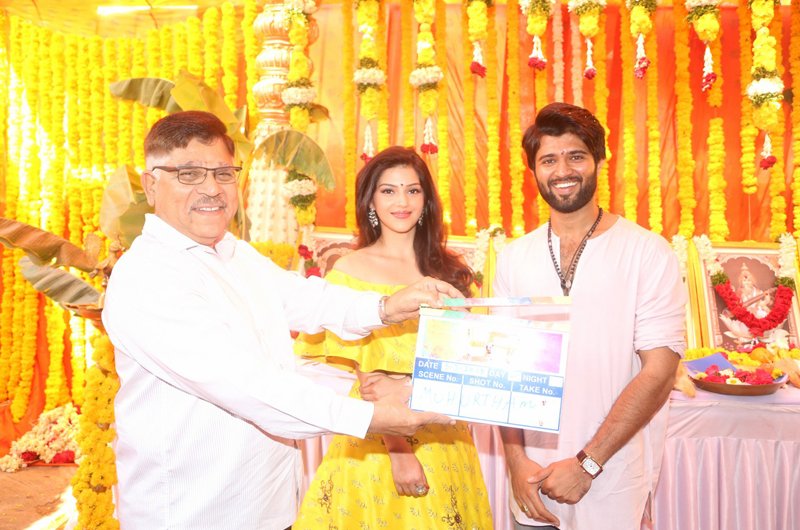 Vijay-Devarakonda-New-Movie-Launch-Photos-10