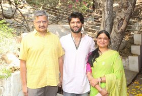 Vijay-Devarakonda-New-Movie-Launch-Photos-06