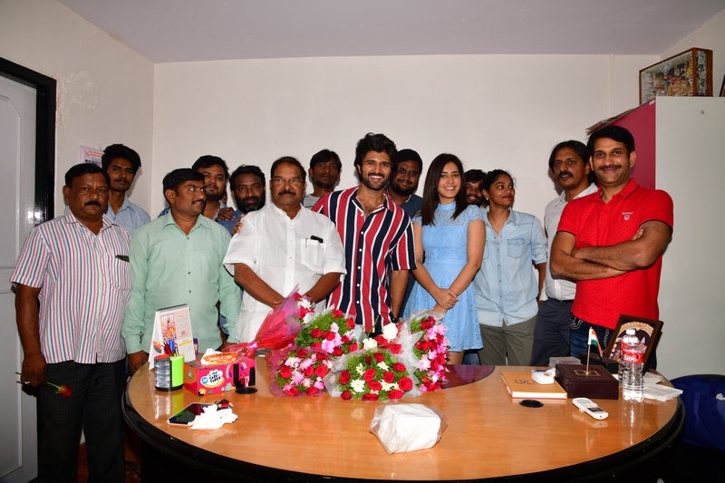 Vijay-Deverakonda-Birthday-Celebrations-05