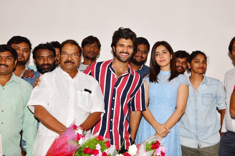 Vijay-Deverakonda-Birthday-Celebrations-07