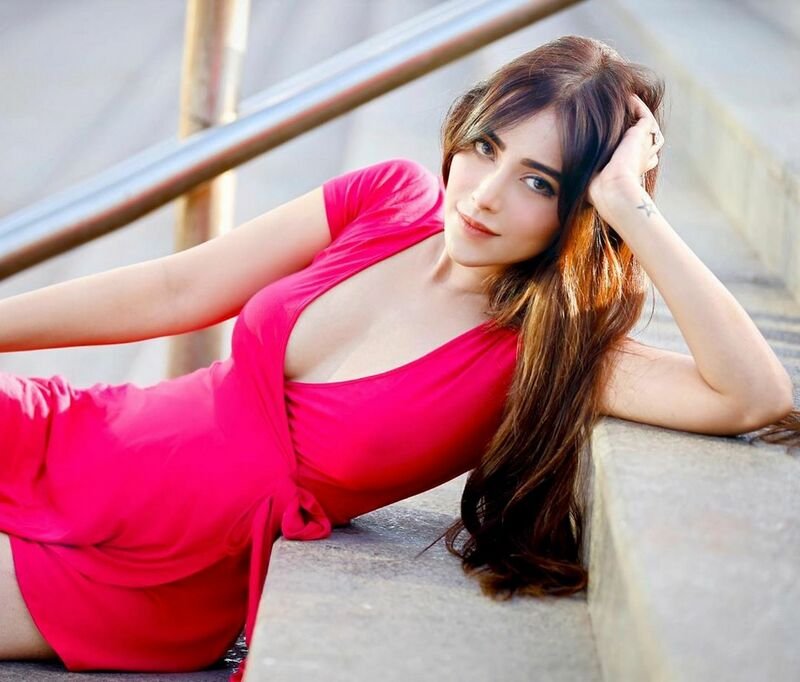 Angela-Krislinzki-Latest-Photos-10