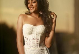 Eesha-Rebba-Stills-03