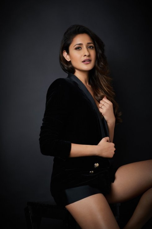 Pragya-Jaiswal-Photo-Shoot-02