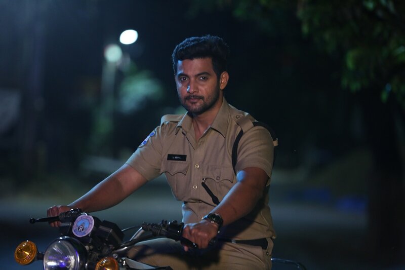 Aadi-Black-Movie-Stills-02