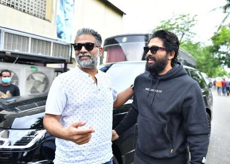 Allu-Arjun-visits-Varun-Tej-Ghani-Shooting-03