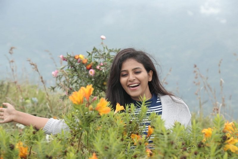 Anjali-Lissa-Movie-Stills03