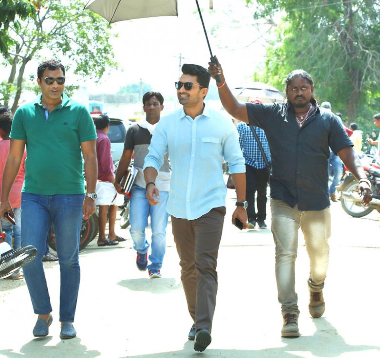 Kalyan-Ram-MLA-Movie-Working-Stills-06