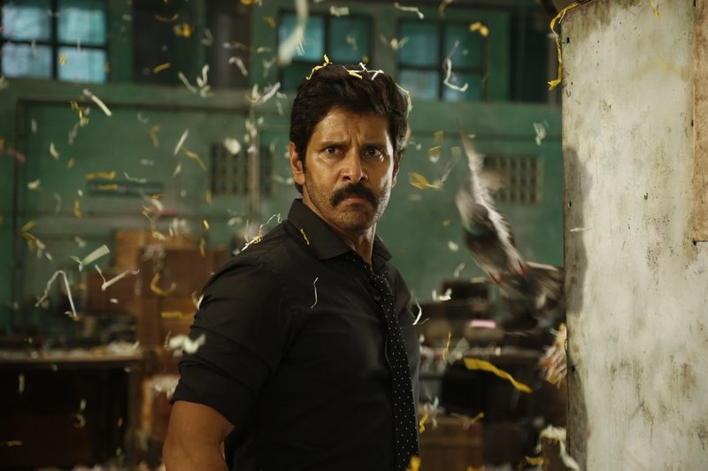 Saamy-Square-Movie-Stills-05