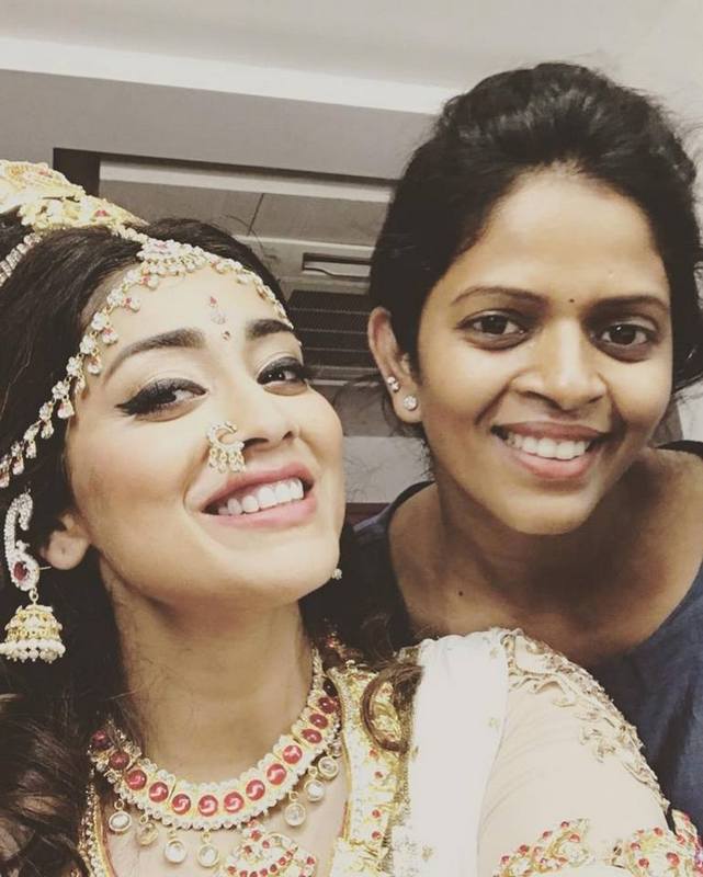 Shriya Saran With NTR Kathanayakudu Movie Team