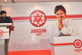 Pawan-Kalyan-Press-Meet-In-Chennai-12