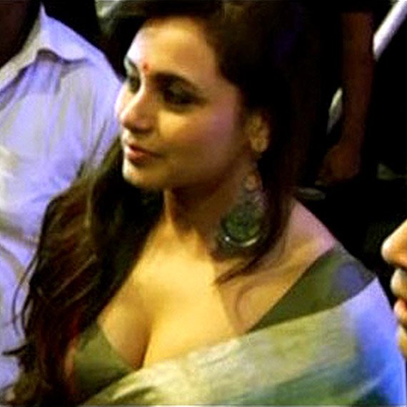 Bollywood babe's saree slip up moments