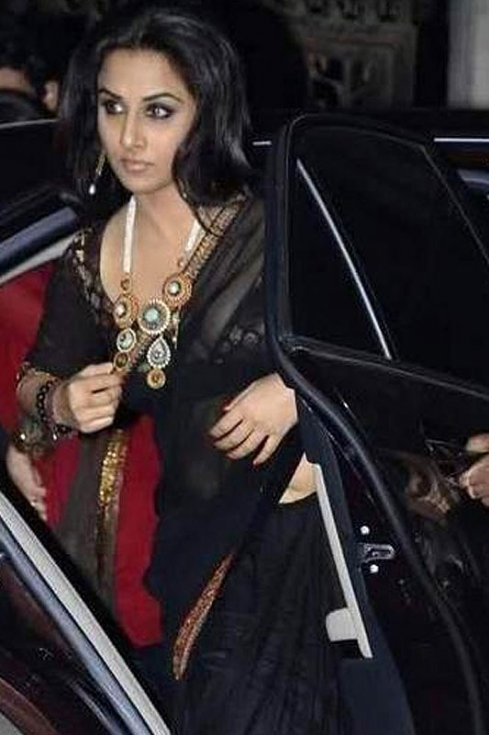 Bollywood babe's saree slip up moments