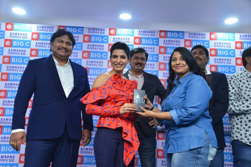 Samantha Launches Samsung S10e Mobile at Big C