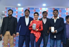 Samantha Launches Samsung S10e Mobile at Big C