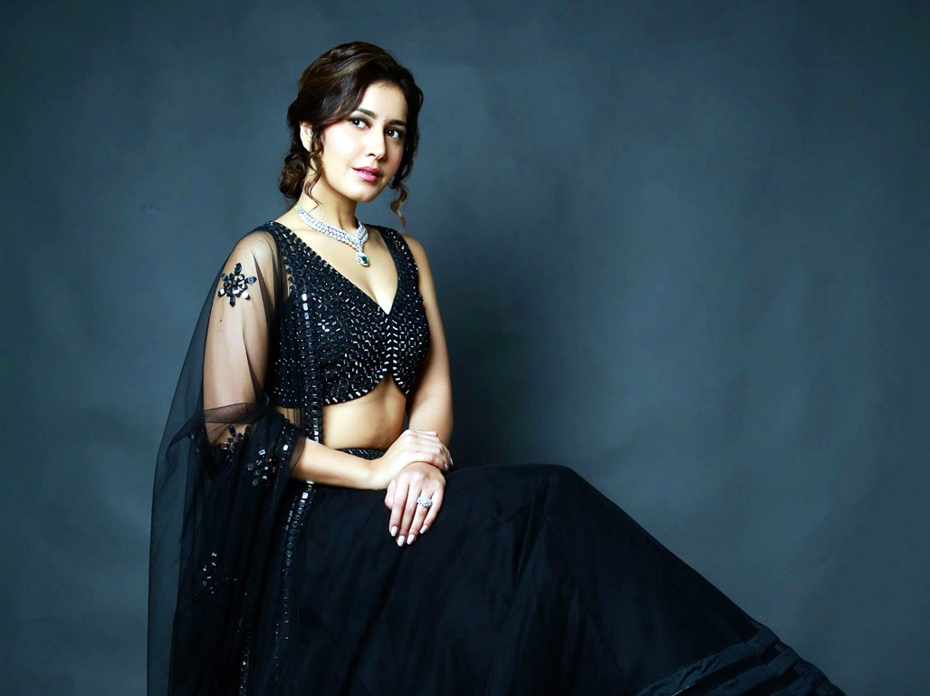 Wallpaper 1of 3 | Raashi Khanna Posters | Raashi Khanna Latest Wallpapers | Raashi-Khanna-Wallpapers-01