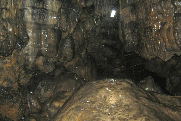 Krem Mawsmai Cave