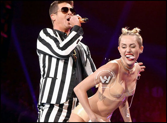 Miley-Cyrus-at-MTV-Music-Awards