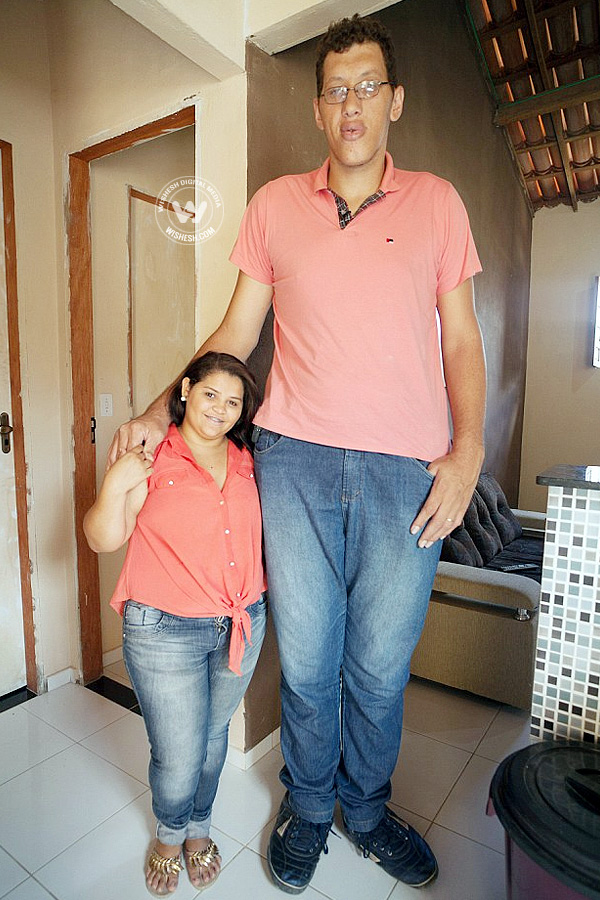Tallest man with shortest wife photo