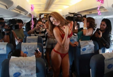 Inflight Lingerie Model Show on Bolivian Airlines - Surprising experience
