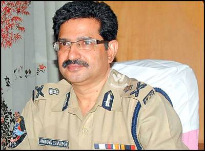 Hyderabad Police Commissioner visits old city