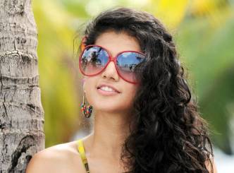 Tapsee leaves no mode of promotion...