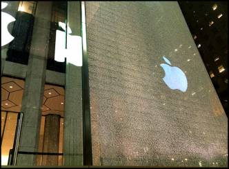 Snowstorm hits Apple&#039;s office, to cost 3 Cr.