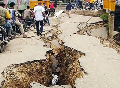 Indonesian Island rocked by earthquake 