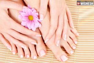 Foods that promote healthy nails and stronger hair