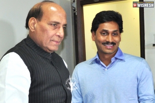Jagan meets Union Minister over cash for vote scam