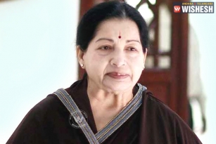 &ldquo;Tamil Nadu CM Jayalalithaa Suffers Cardiac Arrest, Health is Critical&rdquo;- Apollo Hospital