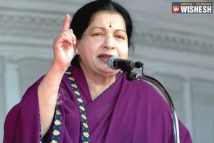 Jayalalithaa Not To Be Declared A Convict In Corruption Case: SC Rejects K’taka Govt Plea