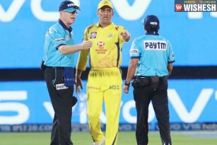 After a Fierce Argument With Umpires, Dhoni Fined Heavily