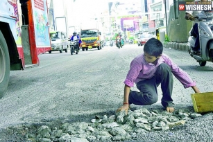 12-Year Old Hyd&rsquo;s Good Samaritan Takes Upon Himself To Fill Potholes