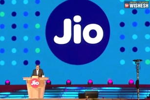 Reliance Jio To Launch 4G VoLTE Feature Phone On Independance Day