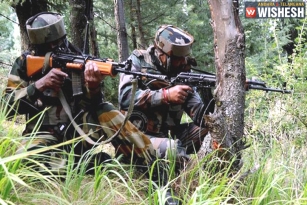 FLASH NEWS: 35-40 Terrorists &amp; 9 Pak Army Men Killed in Surgical Strike by India