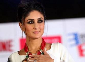 Bebo waits for her gift from Saif...